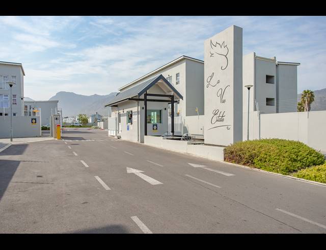 1 BEDROOM APARTMENT SOLD IN KLEIN PARYS